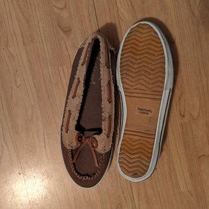 Bay Studio 8 Canvas Boat Shoes